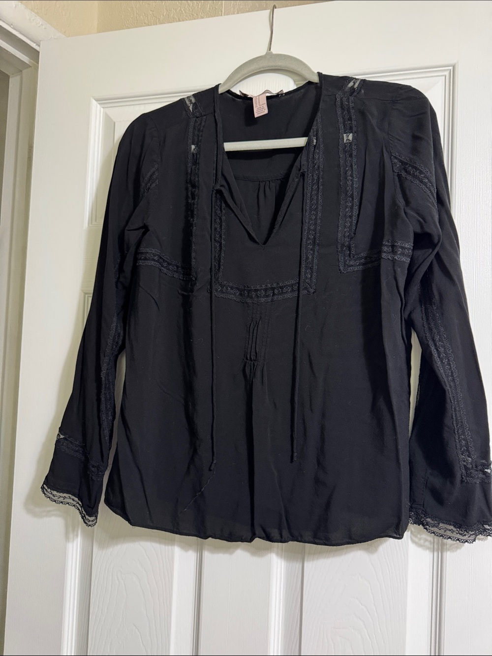 Forever 21 Black Lace-Trim Peasant Top